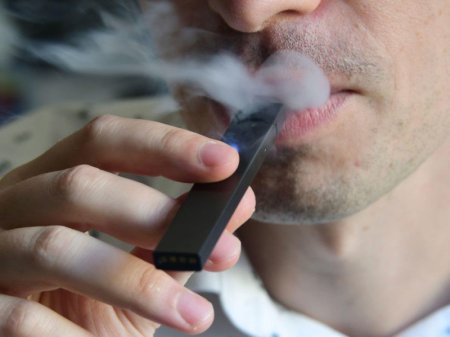 Эрдэмтэд: Электрон тамхи хэрэглэснээр зүрх гэнэт зогсох эрсдэлтэй