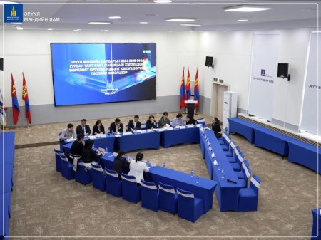 Эмч, ажилтны цалинг 3-3.5 сая төгрөгт хүргэх тооцооллыг хэлэлцжээ