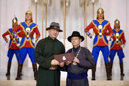 “Чингис хаан” тэргүүн зэргийн одонт, академич С.Нарангэрэл төр, ард түмэндээ талархал илэрхийллээ