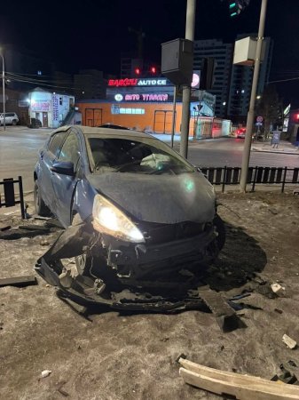 Эмэгтэй хүүхэд машин жолоодож осолд оржээ