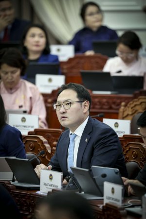 Э.Батшугар: Сошиал медианы хэт хэрэглээ сэтгэлзүйд сөргөөр нөлөөлж байна