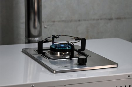 Баянгол, Чингэлтэй дүүргийн айл өрхүүдэд хийн халаалтын зуух суурилуулж байна